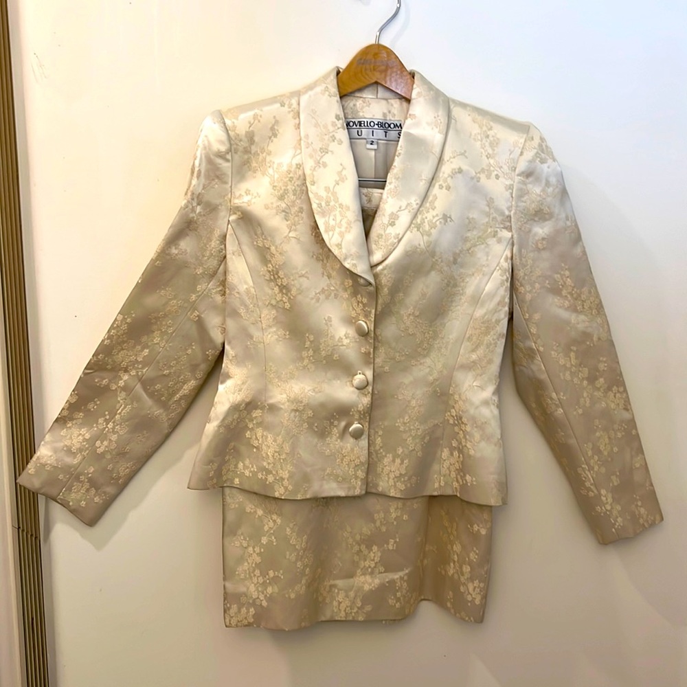 Gorgeous Floral Classy Suit 2 pc with Skirt